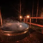 Ivalo Northern Lights Riverfront Lapland Sauna Hot Tub Near Airport Chalet *