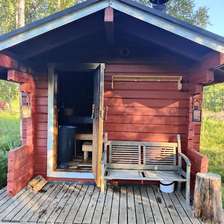 Ivalo Northern Lights Riverfront Lapland Sauna Hot Tub Near Airport Chalet *