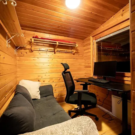 Ivalo Northern Lights Riverfront Lapland Sauna Hot Tub Near Airport Chalet Inari