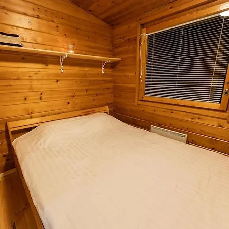 Chalet Ivalo Northern Lights Riverfront Lapland Sauna Hot Tub Near Airport *