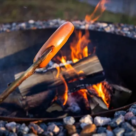 Ivalo Northern Lights Riverfront Lapland Sauna Hot Tub Near Airport Инари