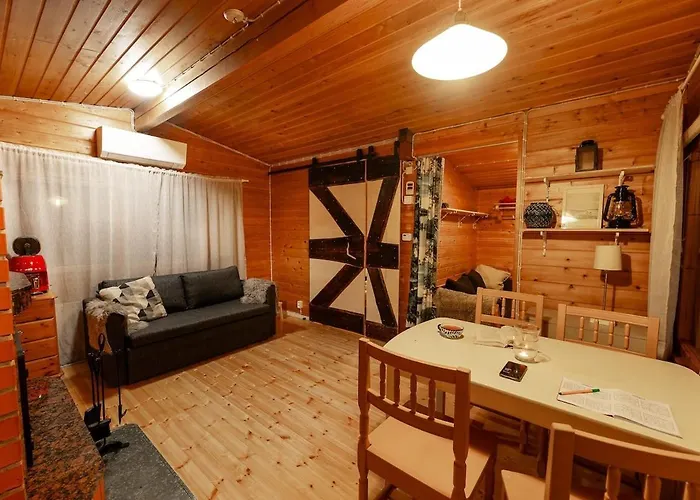 Шале Ivalo Northern Lights Riverfront Lapland Sauna Hot Tub Near Airport Инари