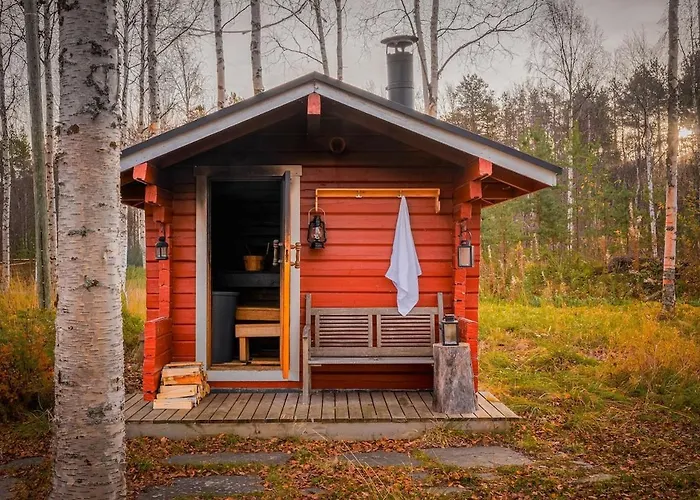 Ivalo Northern Lights Riverfront Lapland Sauna Hot Tub Near Airport Шале Инари