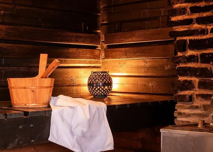 Ivalo Northern Lights Riverfront Lapland Sauna Hot Tub Near Airport * Инари